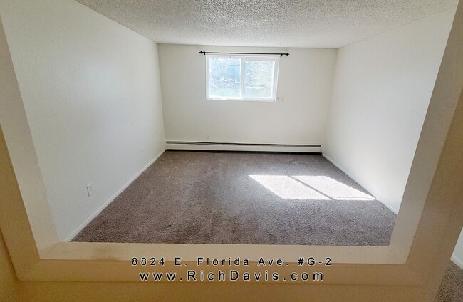 Building Photo - $925 Great location off Leetsdale/Parker and Florida with lots of amenities such as pool, hot tub...