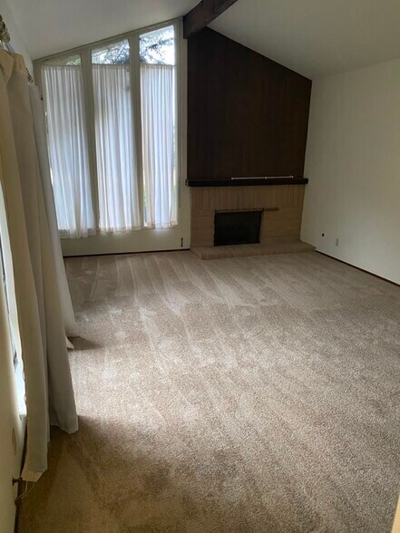 Building Photo - 10163 Riedel Pl