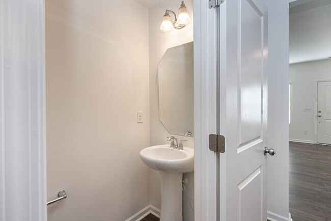 Building Photo - GREAT 2 Bedroom Townhome Regent Park - AVAILABLE MAY 2026