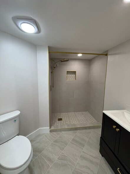 Main Batroom - 9429 Fontainebleau Blvd