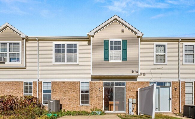 Building Photo - 1116 Heron Cir