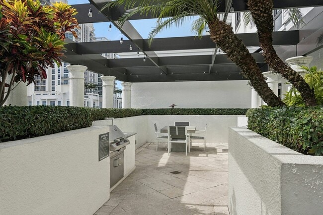 Joya_amenity_terrace grill_2002 edit - AMLI Joya