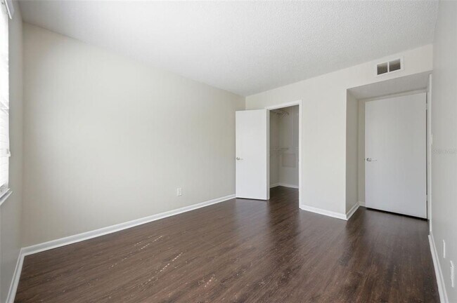 Building Photo - 3102 W Horatio St