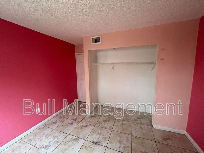 Building Photo - 1813 Blossom Terrace