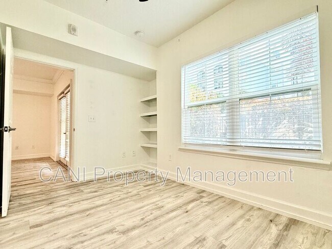 Building Photo - 202 E South St