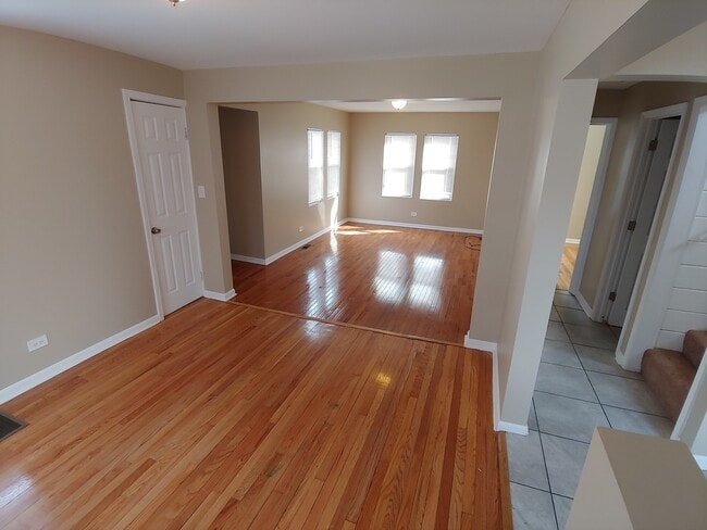 Building Photo - Beautiful 4BD/1BA Single Family Home