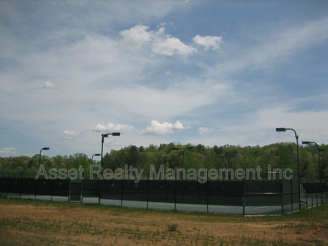 Building Photo - 121 Hatleyberry St