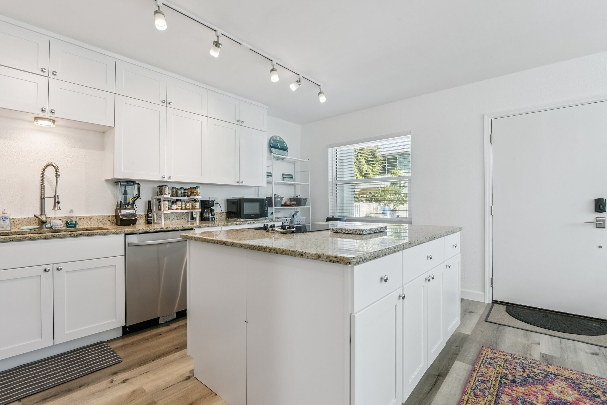 Building Photo - 2308 1st St