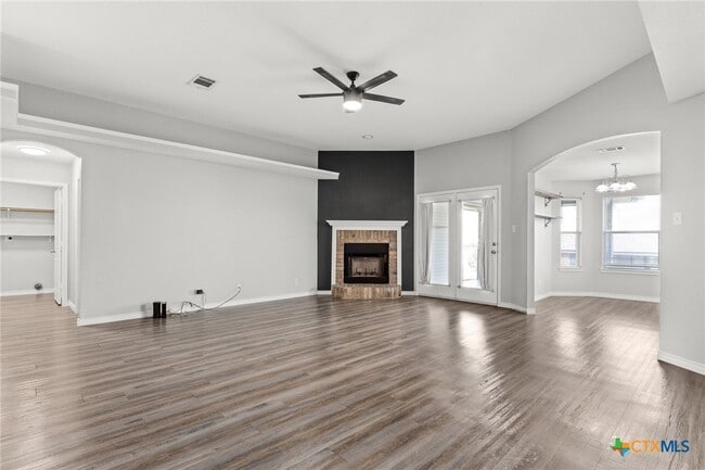 Building Photo - 4305 Maggie Dr