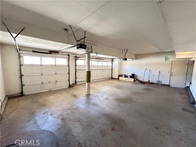 Building Photo - 8132 E Hillsdale Dr