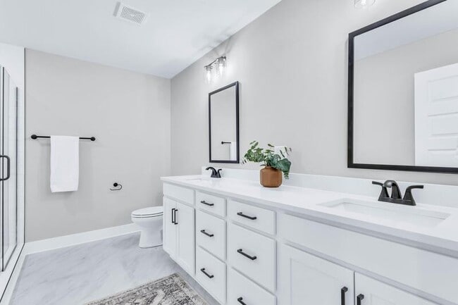 Building Photo - 166 Sango Dr