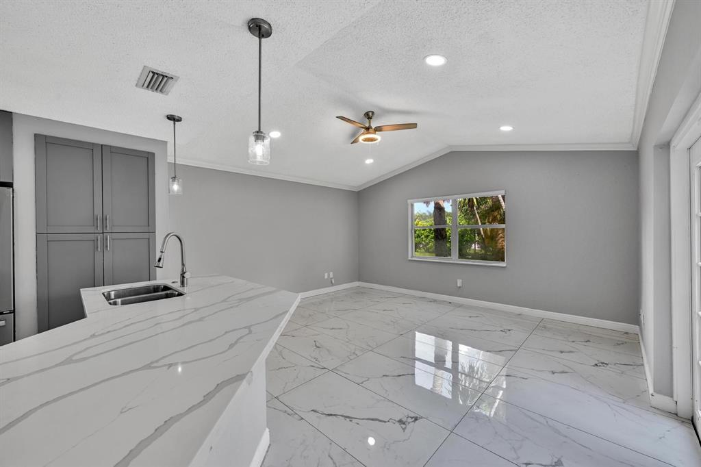 Building Photo - 1602 SW 159th Ave
