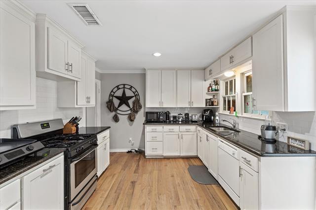 Building Photo - 4016 Acacia St