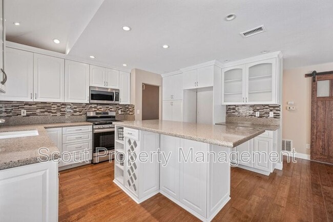 Building Photo - 24576 Jacarte Dr