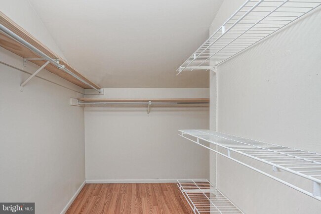 Building Photo - 37 Arrowwood Ct