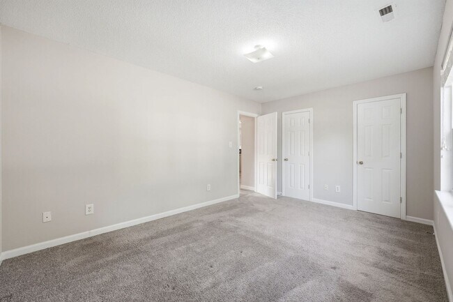 Building Photo - Welcome to Overbrook!