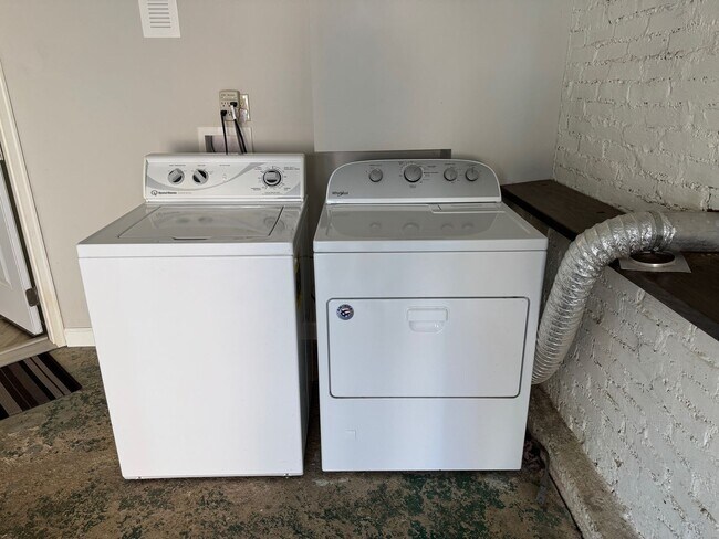 Building Photo - East AVL - Newly Renovated Older Home Featuring Garage and Bonus Room