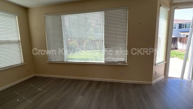 Building Photo - 1140 Dominique Dr