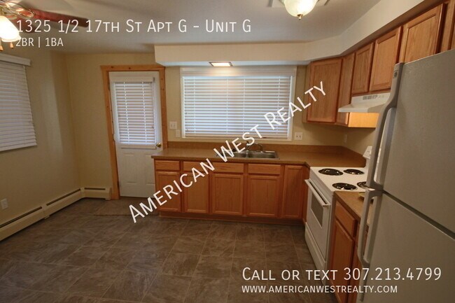 Building Photo - 1325 1/2 17th St Apt G-Unit G