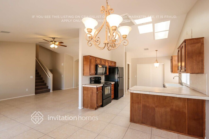 Building Photo - 1014 E Hearne Way