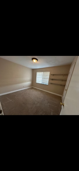 Building Photo - 6760 Prutzman Rd