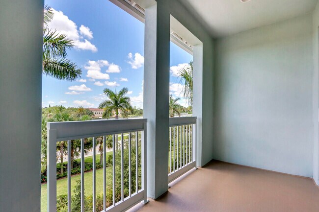 Building Photo - 12556 Gross Pointe Dr