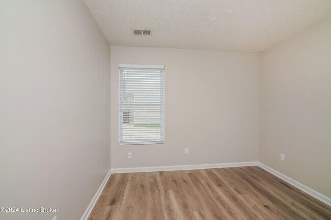 Building Photo - 5817 Bannon Crossings Dr