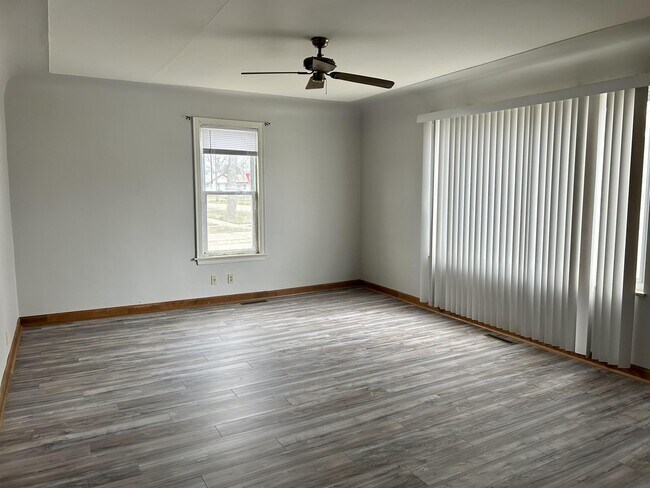 Building Photo - 108 W Meier St