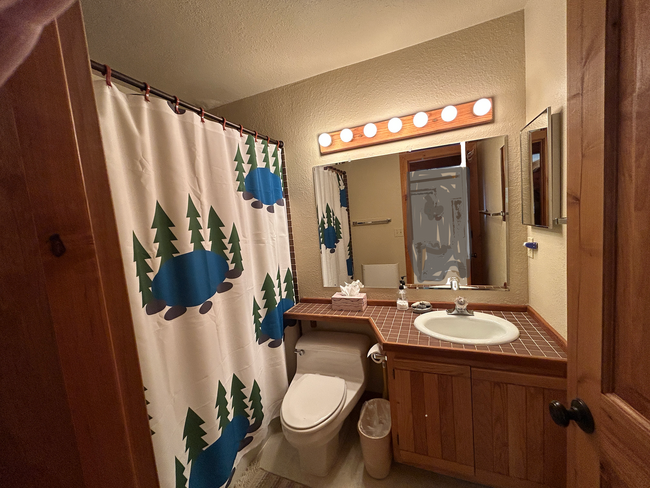 Building Photo - The Aspens 3-Bedroom Condo