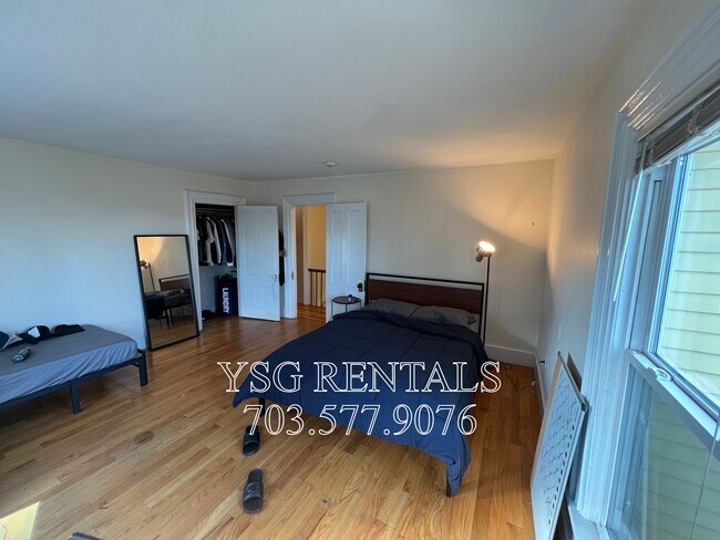 Building Photo - 25 Linwood St