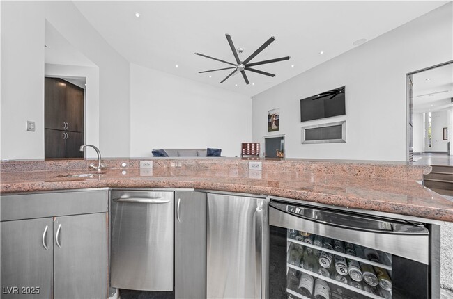 Building Photo - 1108 Pine Island Ct