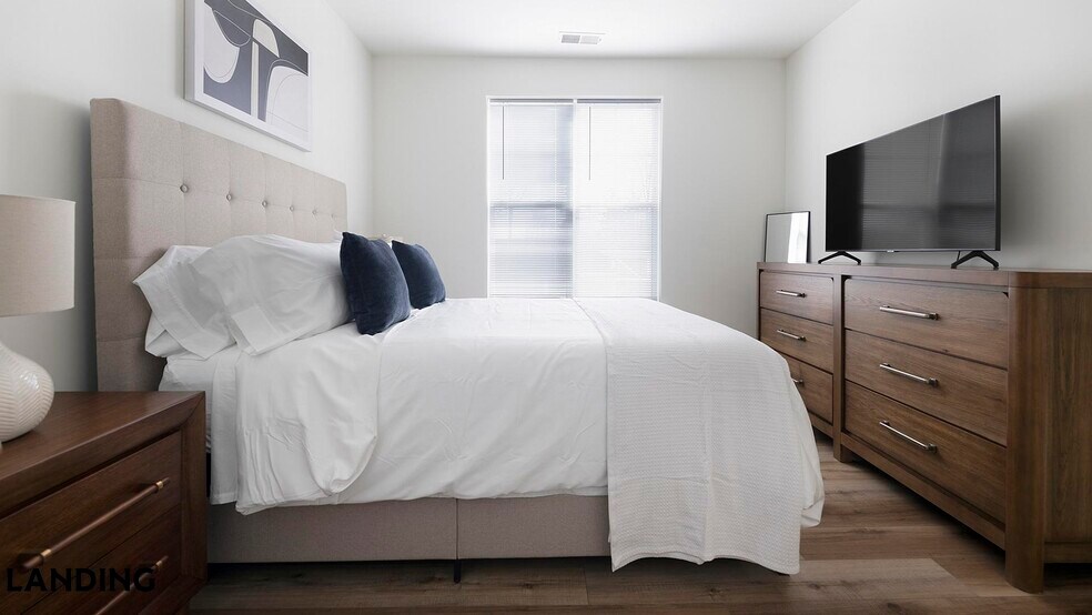 Building Photo - 909 Mansion Dr