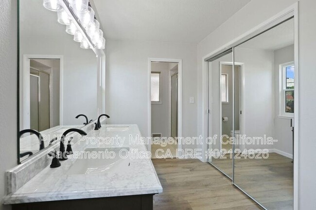 Building Photo - 160 Westcott Way