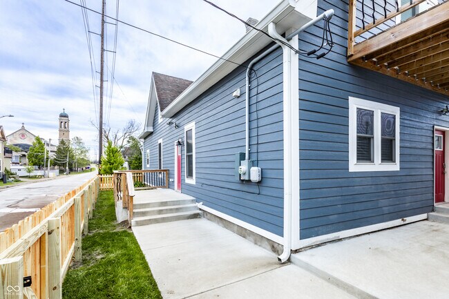 Building Photo - 1330 Marlowe Ave