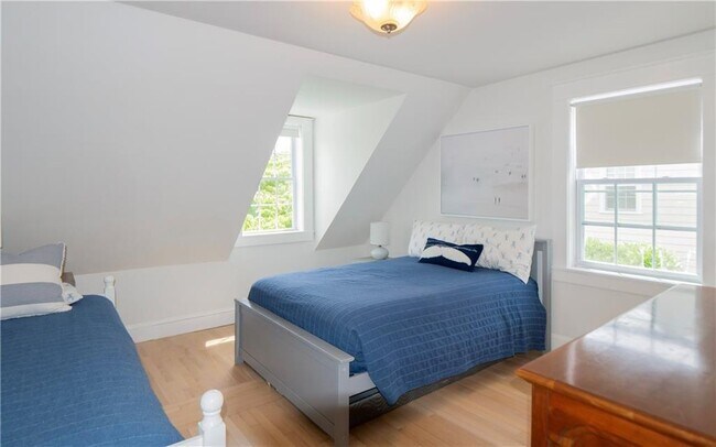 Building Photo - 122 Ruggles Ave