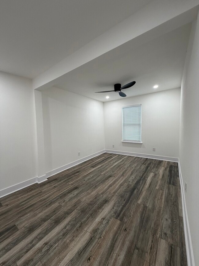 Building Photo - 705 Stanford St