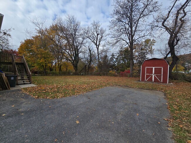 Building Photo - 1237 E Emmaus Ave