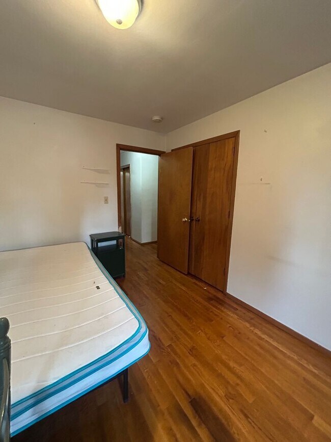 Building Photo - Charming Downtown State College Ranch Home Available August 2026