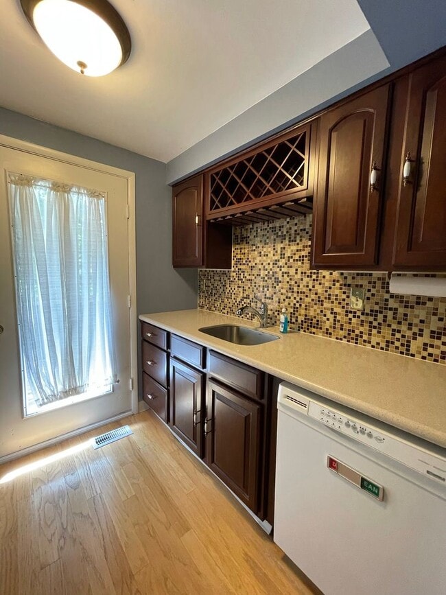Building Photo - 604 Arkwood Dr