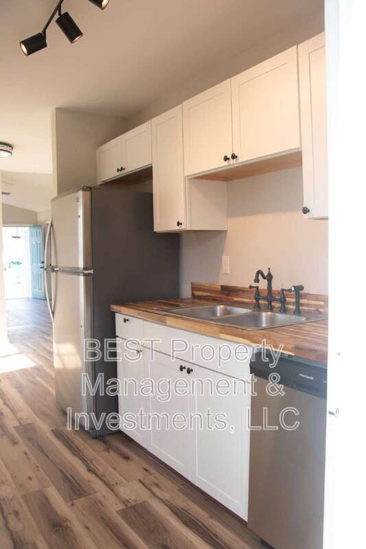 Building Photo - 3225 Lasalle St