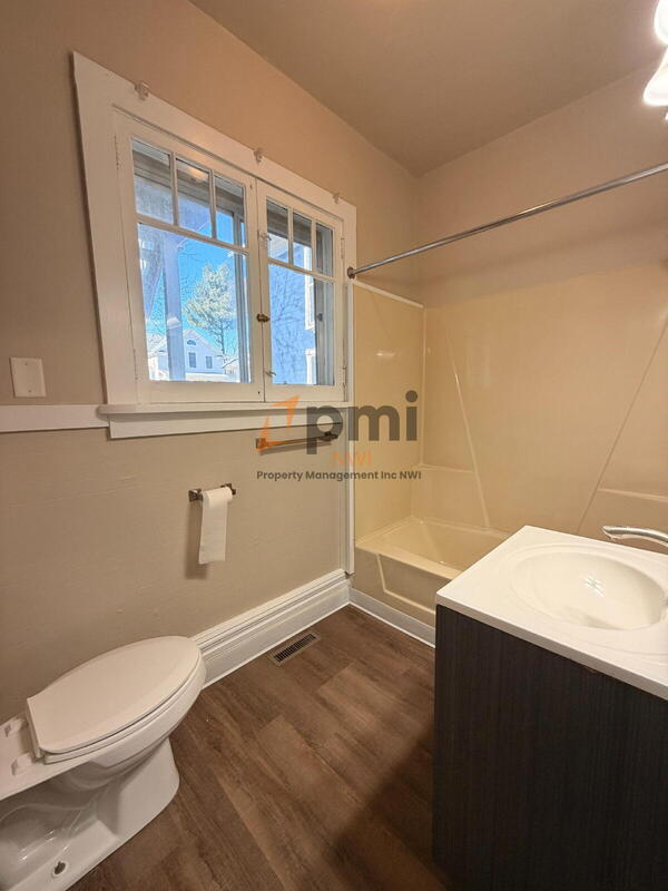 Building Photo - 302 Lafayette St