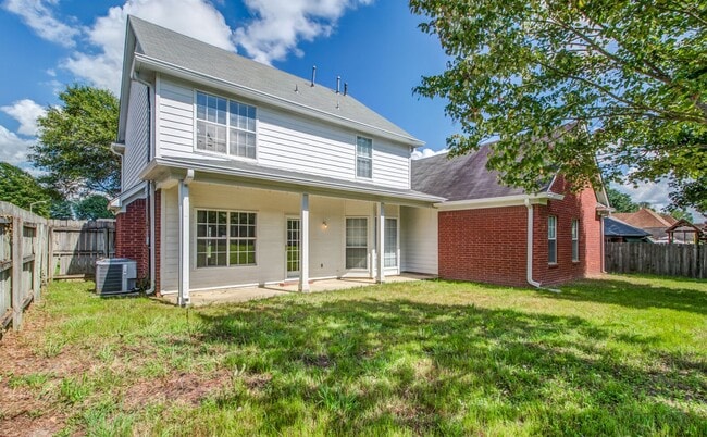 Building Photo - 9461 Hickory Dr