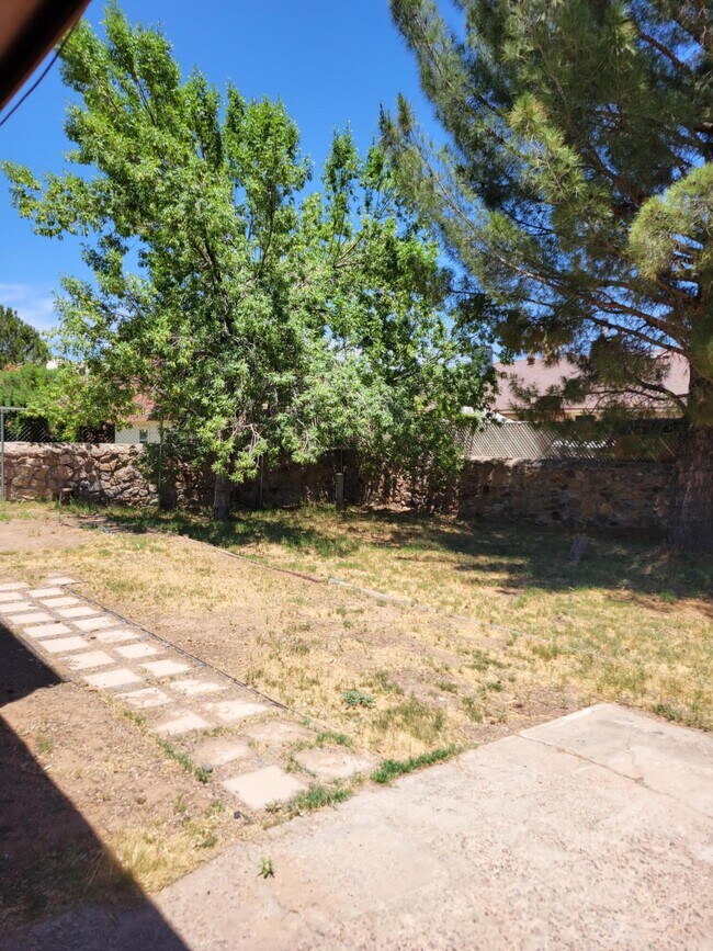 Building Photo - 5624 Spiritus Pl