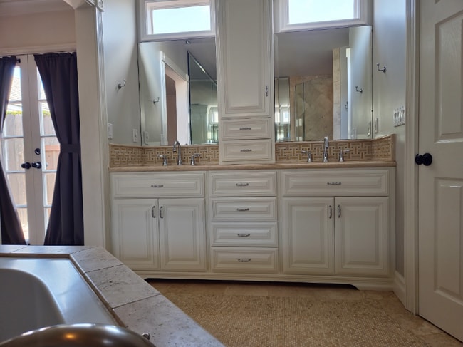 Building Photo - 1219 Essex Ln