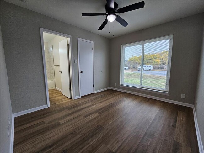 Building Photo - 1416 Hyridge Cir