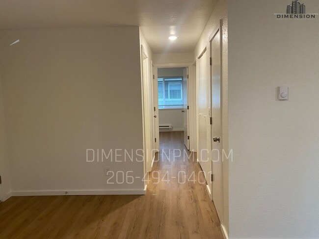 Interior Photo - Refreshed 2 bed 1 bath in the City of Pacific!  Easy to Tour! (close to trails!)