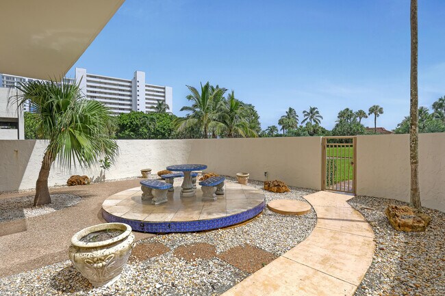 Building Photo - 3400 N Ocean Dr