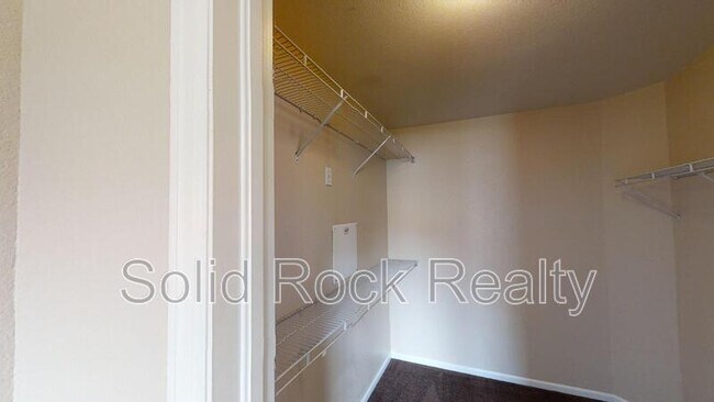 Building Photo - 8181 Snow Bowl Heights