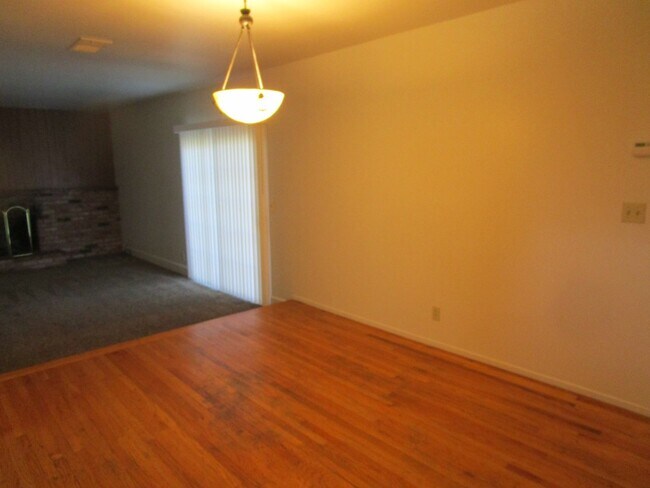 Building Photo - 2039 Barbour Dr