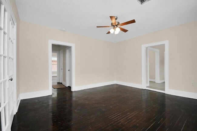 Building Photo - 2622 Rosedale St
